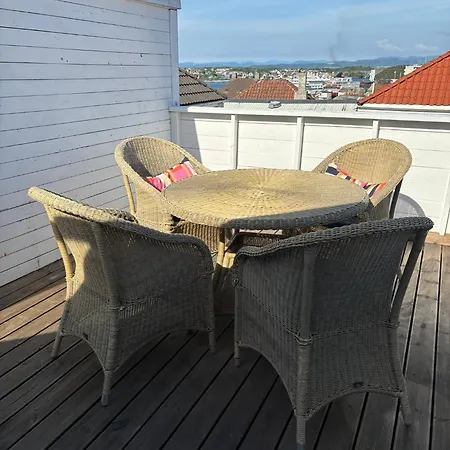 Romslig I Sentrum Med Egen Takterrasse Daire Stavanger